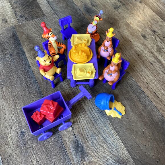 Vintage Disney Winnie the Pooh Party Playset - Picture 8 of 9